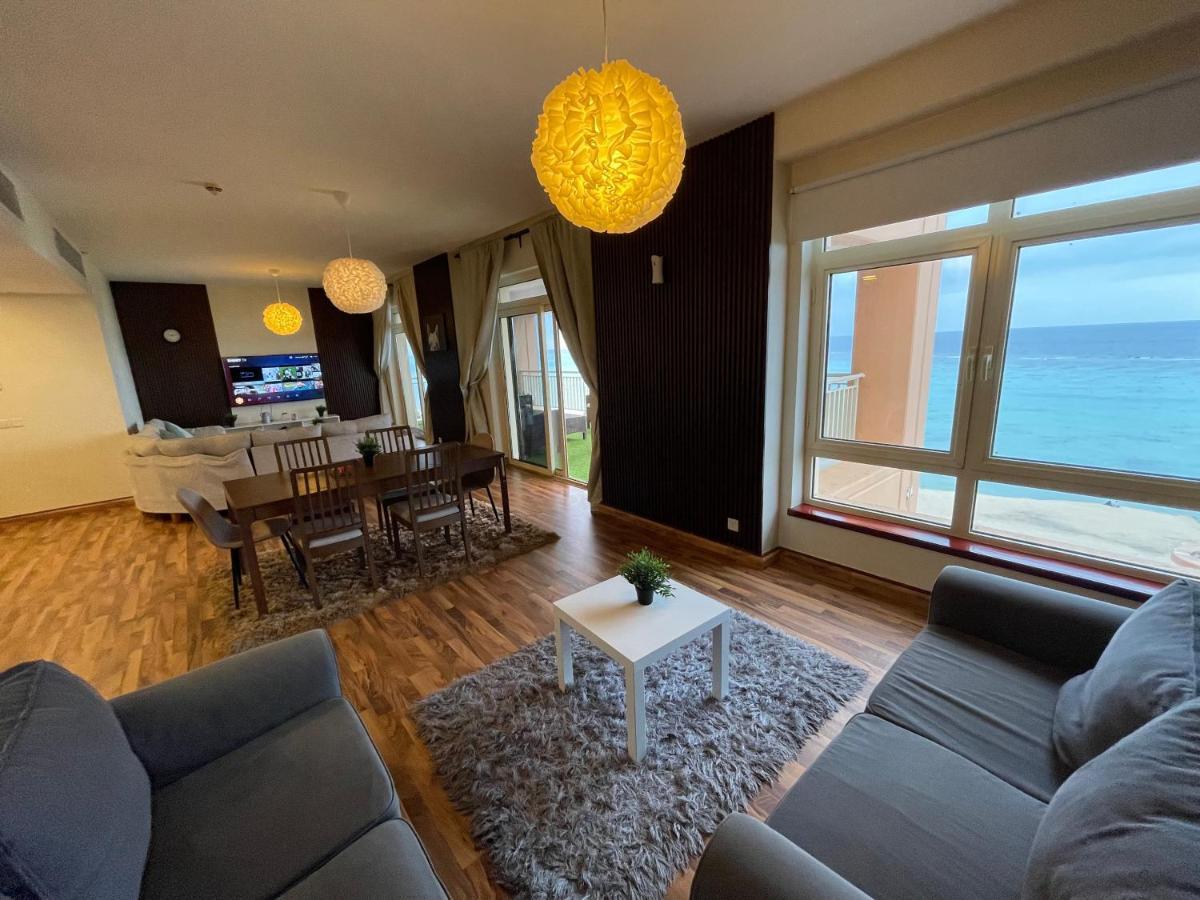 Apartment نفرتيتي عروس البحر بانوراما ابراج الشاطئ 3 غرف يتطلب عوائل فقط