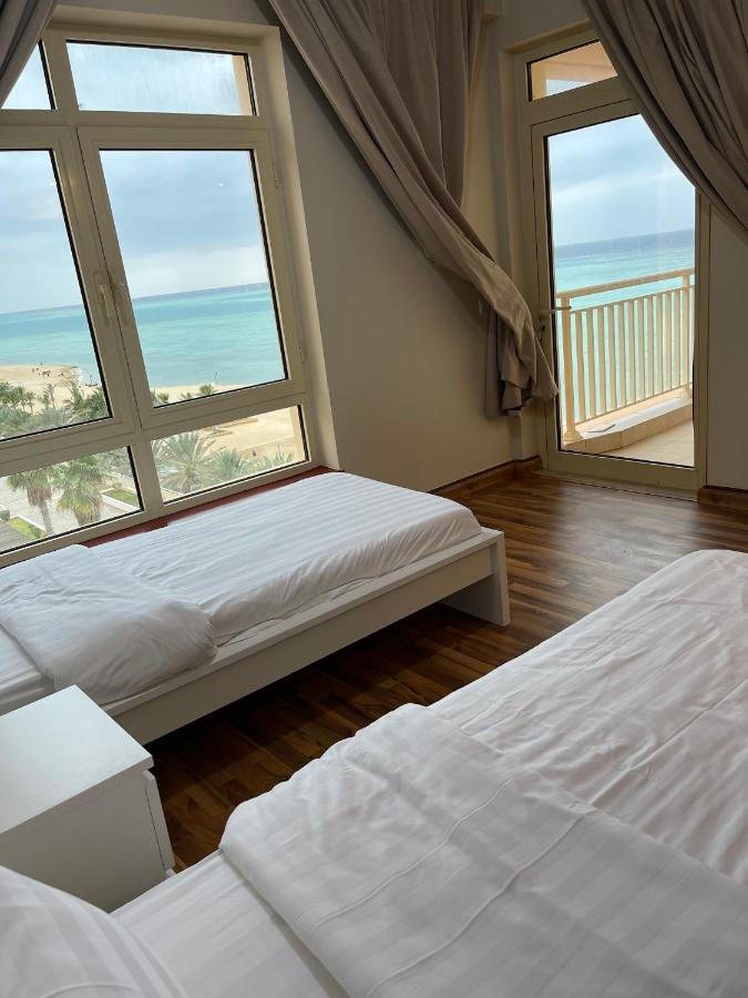 نفرتيتي عروس البحر بانوراما ابراج الشاطئ 3 غرف يتطلب عوائل فقط Apartment *
