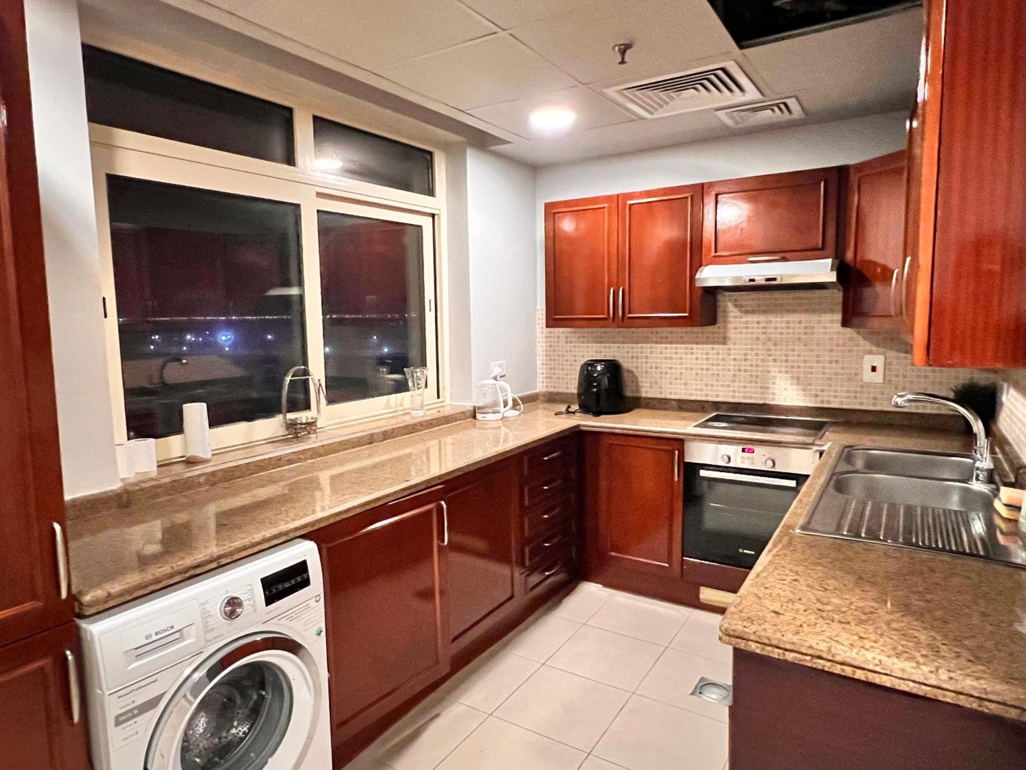 Apartment نفرتيتي عروس البحر بانوراما ابراج الشاطئ 3 غرف يتطلب عوائل فقط *
