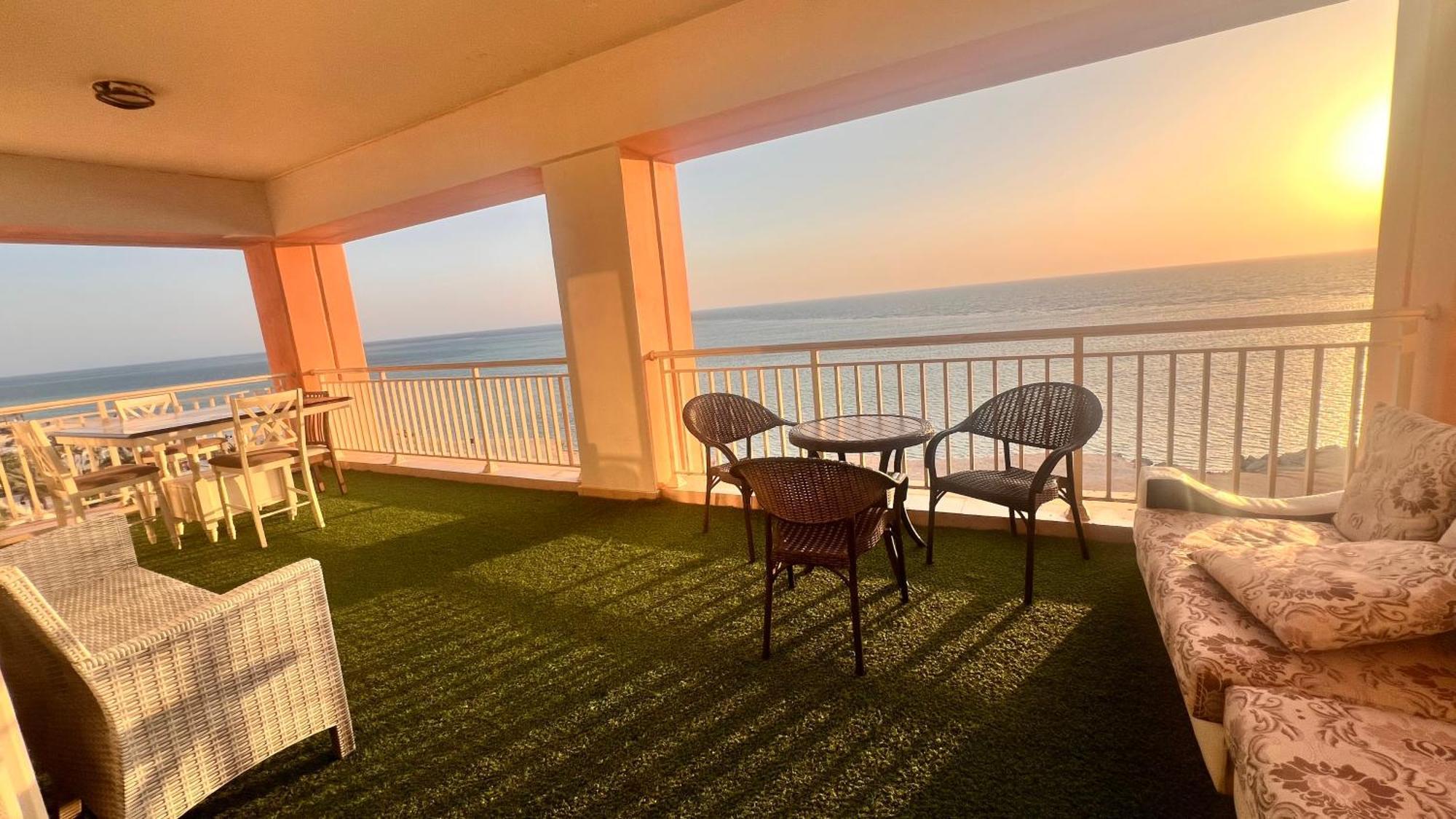 Apartemen نفرتيتي عروس البحر بانوراما ابراج الشاطئ 3 غرف يتطلب عوائل فقط *